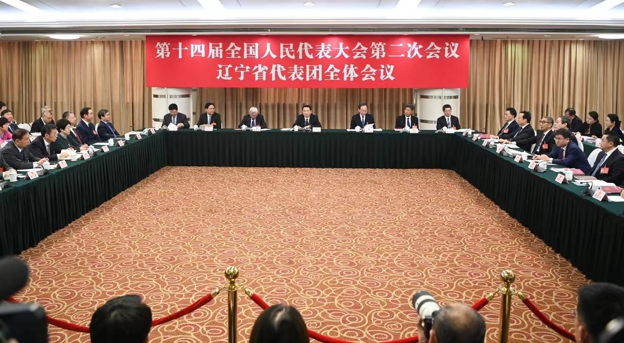 3月6日，出席十四屆全國人大二次會議的遼寧代表團在住地舉行開放團組會議。