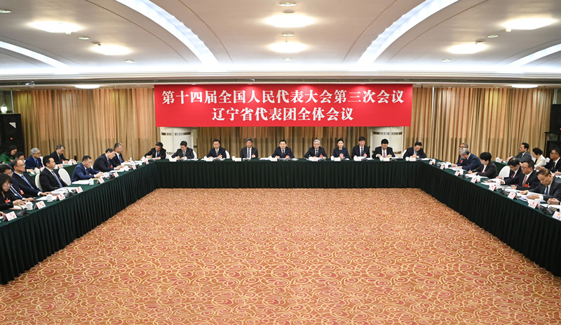 3月6日下午，出席十四屆全國(guó)人大三次會(huì)議的遼寧代表團(tuán)在住地舉行開(kāi)放團(tuán)組活動(dòng)，并接受中外媒體記者集體采訪(fǎng)。