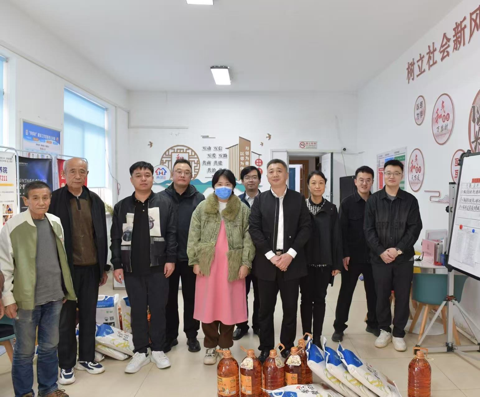 省人大常委會(huì)研究室黨支部前往沈陽市皇姑區(qū)泰山社區(qū)居民委員會(huì)開展黨日活動(dòng)